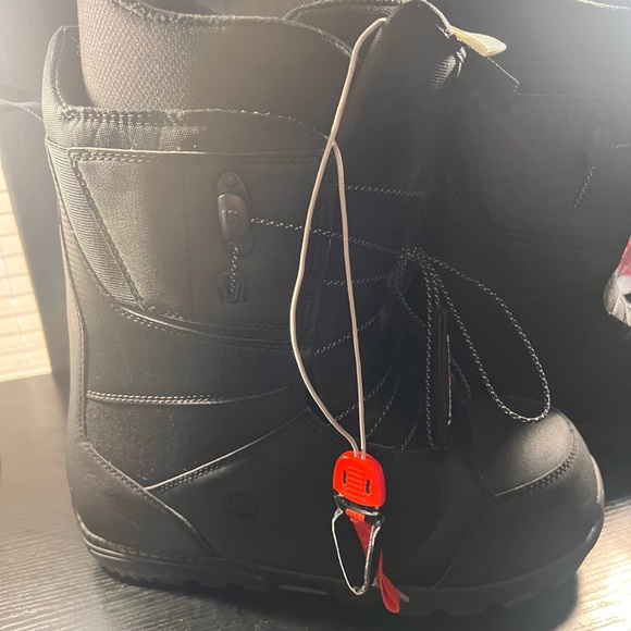 Burton Black Men's Rain & Snow Boots - Picture 3 of 6